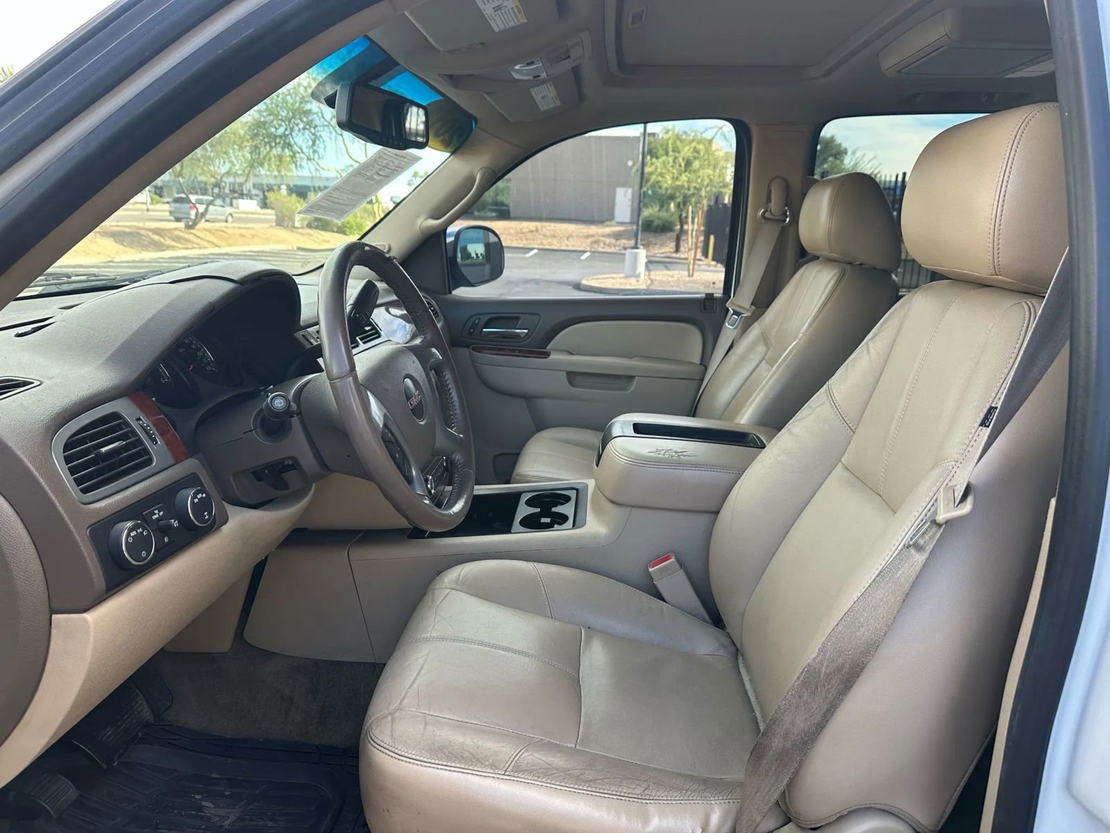 Used 2011 GMC Yukon XL SLT w/ SLT-2 Equipment Package image 7