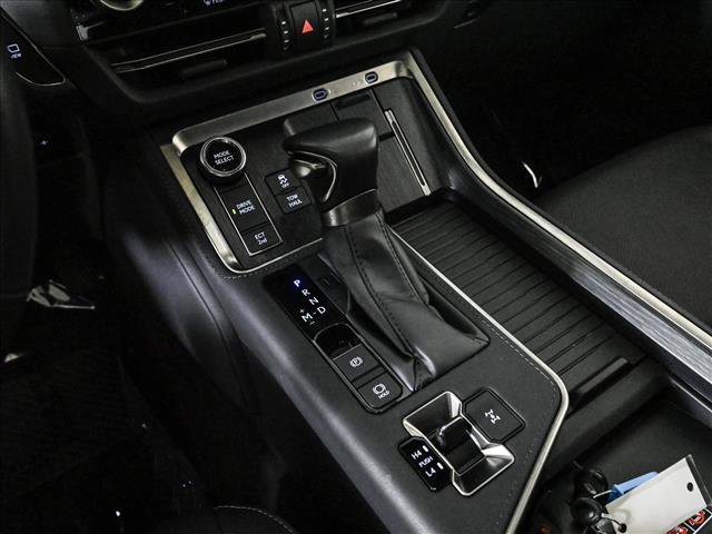 Used 2024 Lexus GX 550 w/ Accessory Package (Z1) AWD/4WD image 12