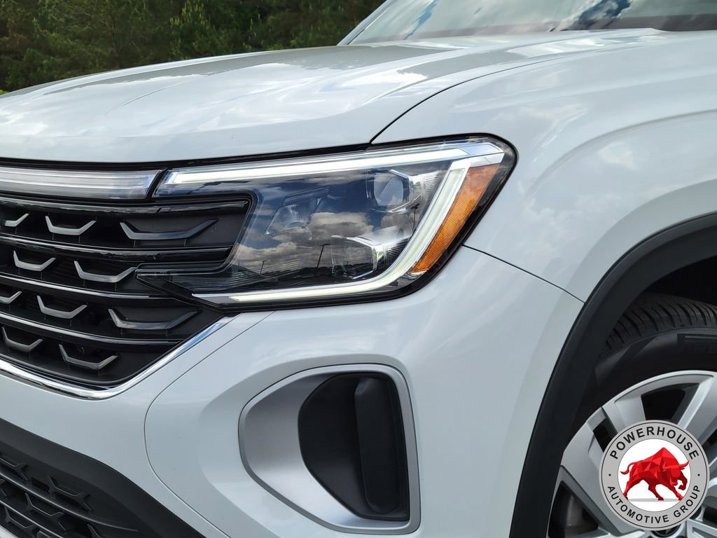 Used 2024 Volkswagen Atlas SE image 11