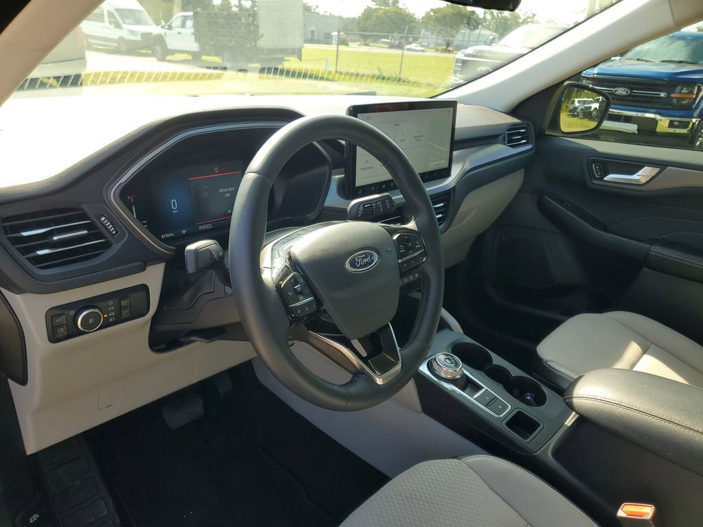 Used 2023 Ford Escape SE image 14