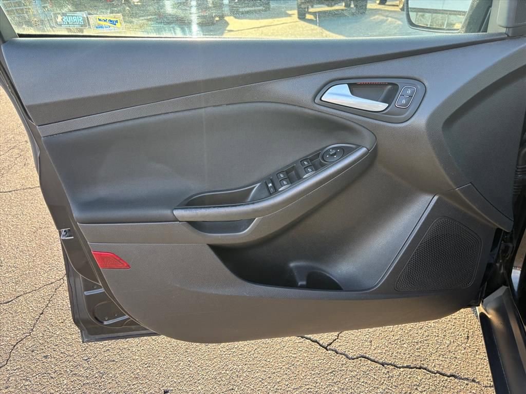 Used 2017 Ford Focus SEL image 11