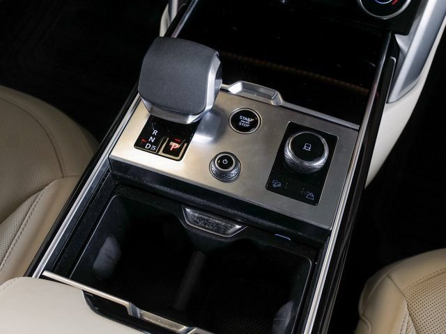 Certified 2023 Land Rover Range Rover SE AWD/4WD image 13