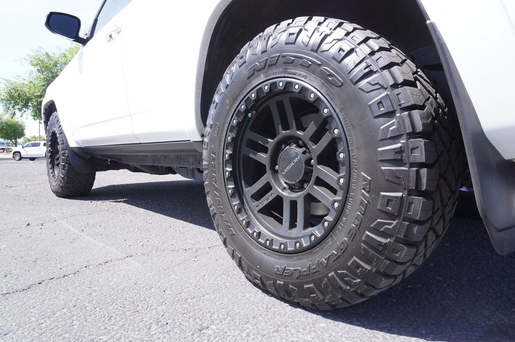 Used 2021 Toyota 4Runner SR5 Premium w/ Moonroof Package RWD image 6