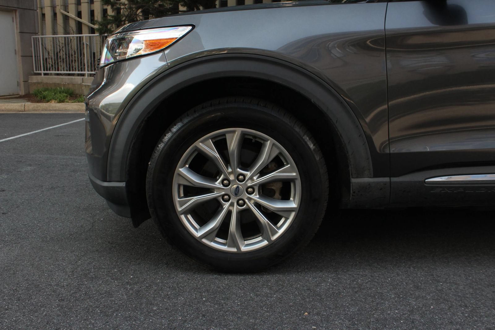 Used 2020 Ford Explorer XLT w/ Equipment Group 202A AWD/4WD image 11
