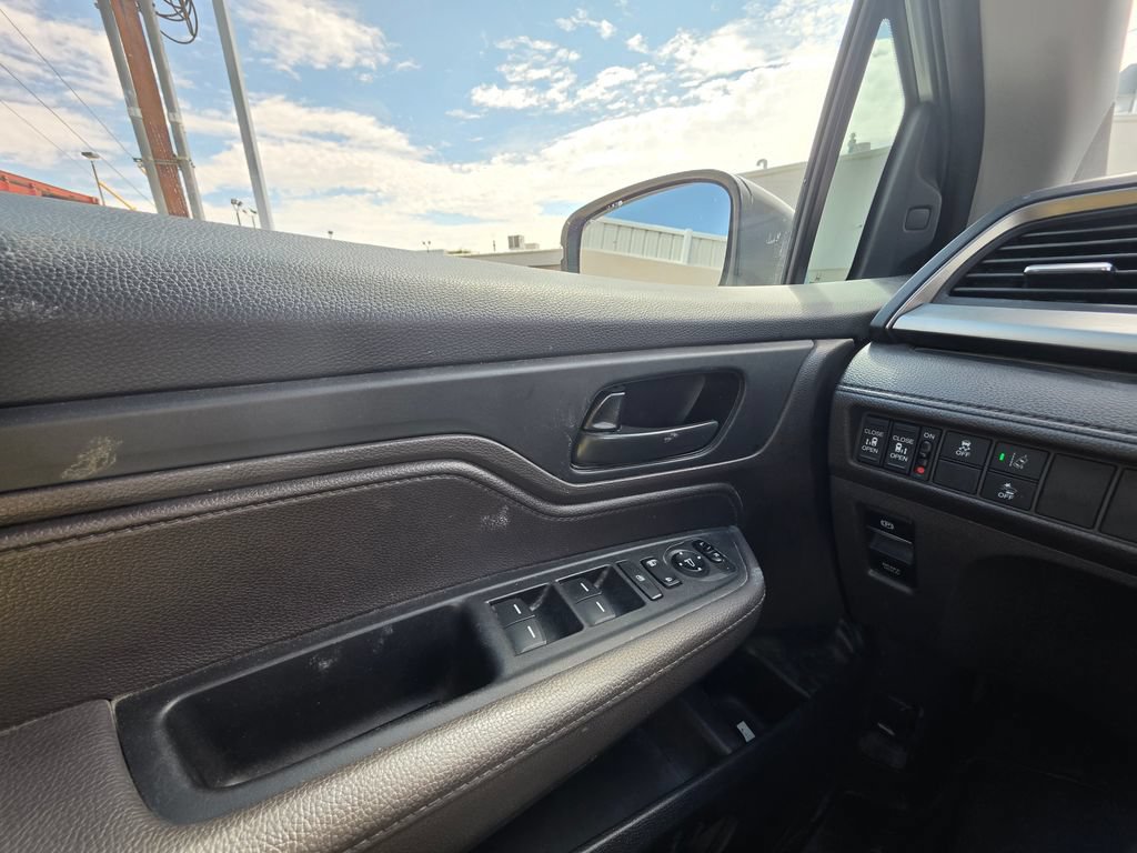 Used 2018 Honda Odyssey EX image 13
