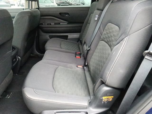 Used 2024 Nissan Pathfinder SV image 26