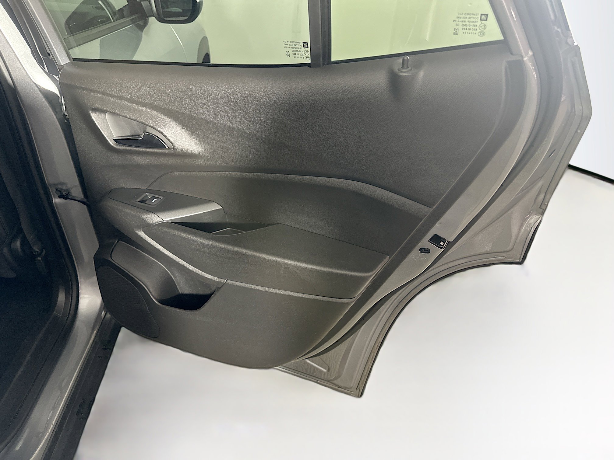 Used 2025 Chevrolet Trax LT FWD image 27