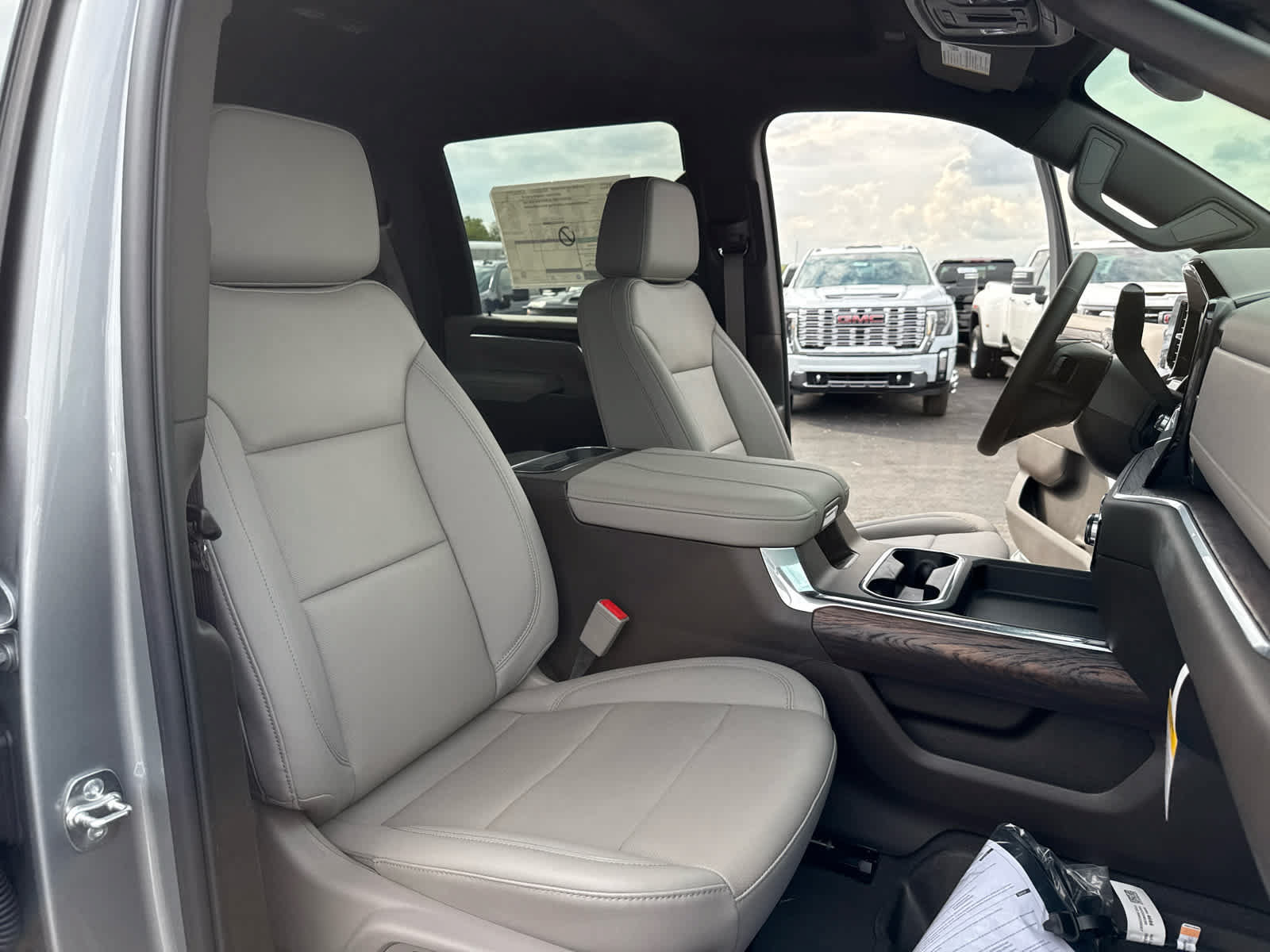 New 2026 GMC Sierra 3500 SLT w/ SLT Premium Package AWD/4WD image 26