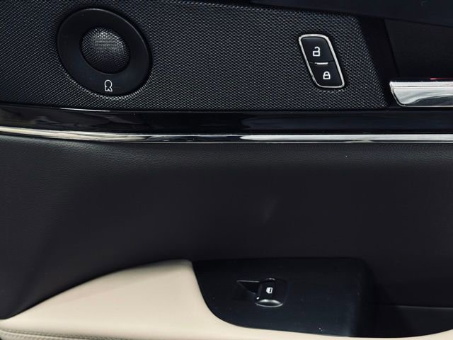 Used 2022 Lincoln Nautilus Reserve w/ Equipment Group 201A image 19