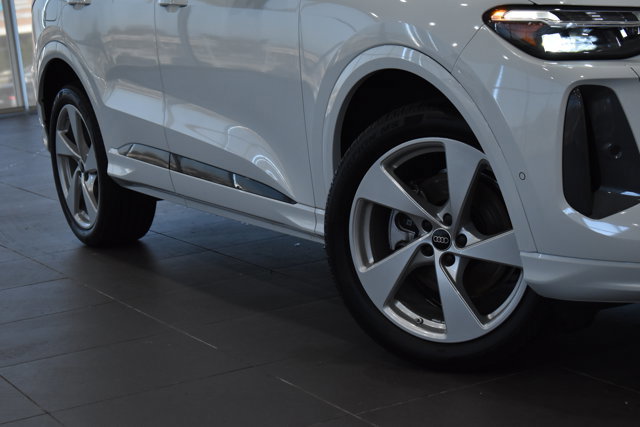 Used 2025 Audi Q5 Premium Plus w/ Premium Plus image 4