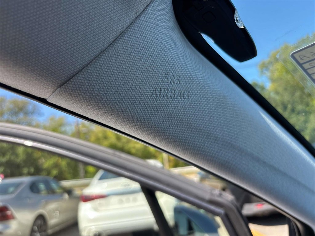 Used 2020 Toyota Prius Prime XLE image 29