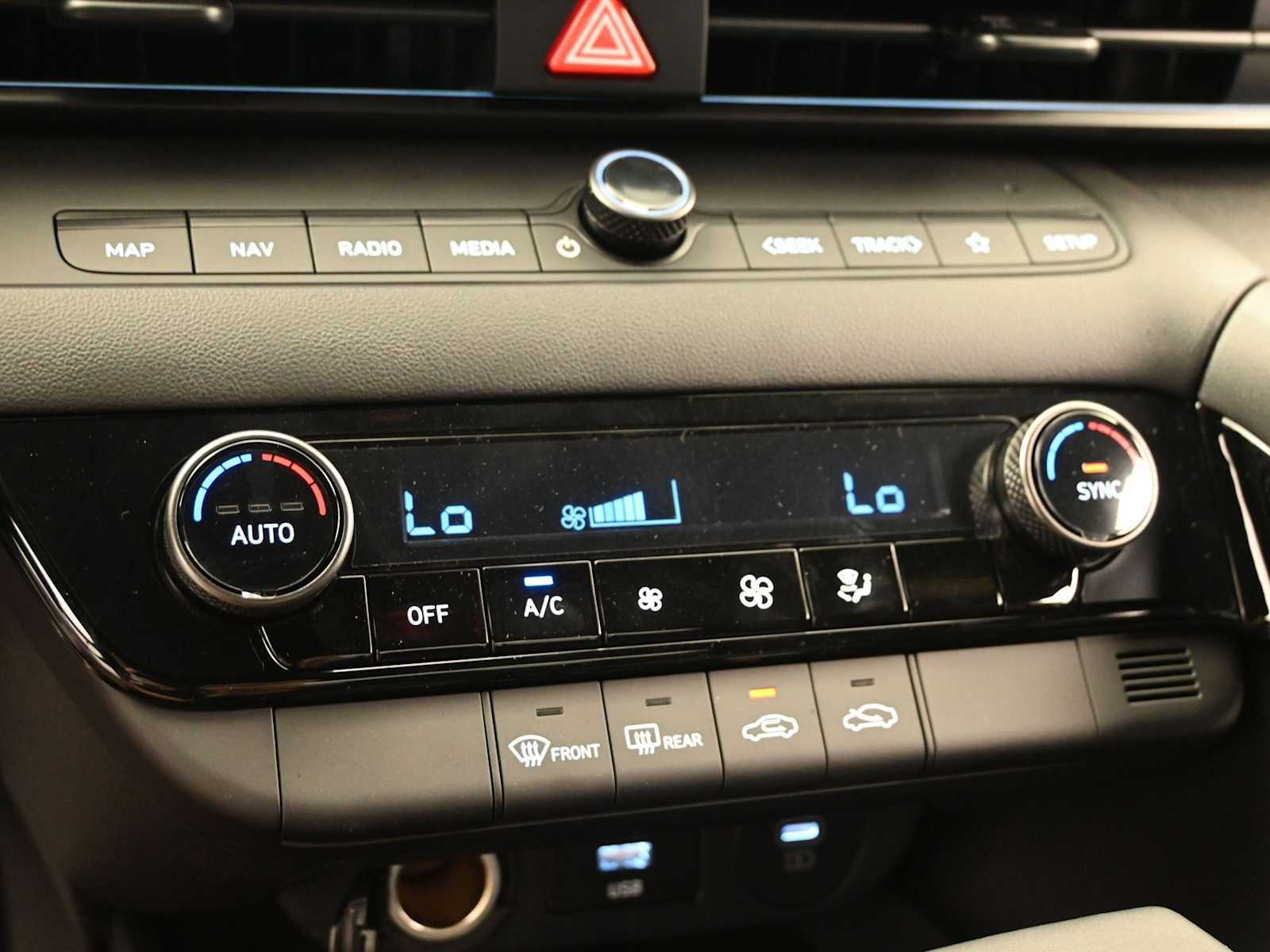 New 2025 Hyundai Elantra SEL image 19