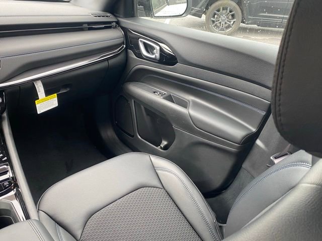 New 2026 Jeep Compass Latitude image 34