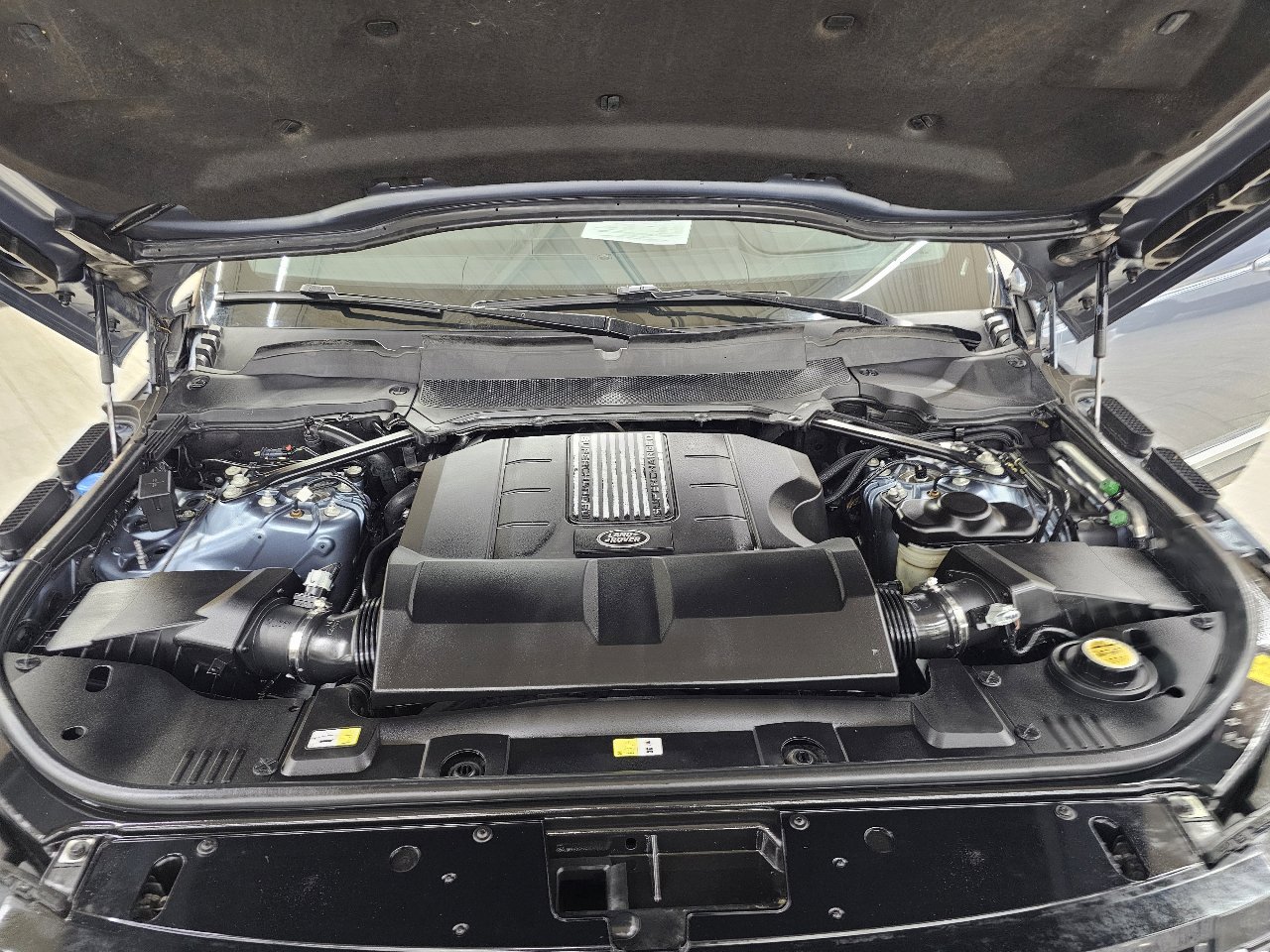 Used 2019 Land Rover Range Rover Autobiography image 46