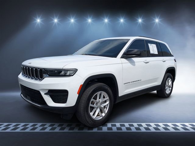 Used 2024 Jeep Grand Cherokee Laredo X w/ Trailer Tow Package AWD/4WD image 7