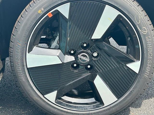 New 2025 Nissan Kicks SR w/ SR Premium Package image 24