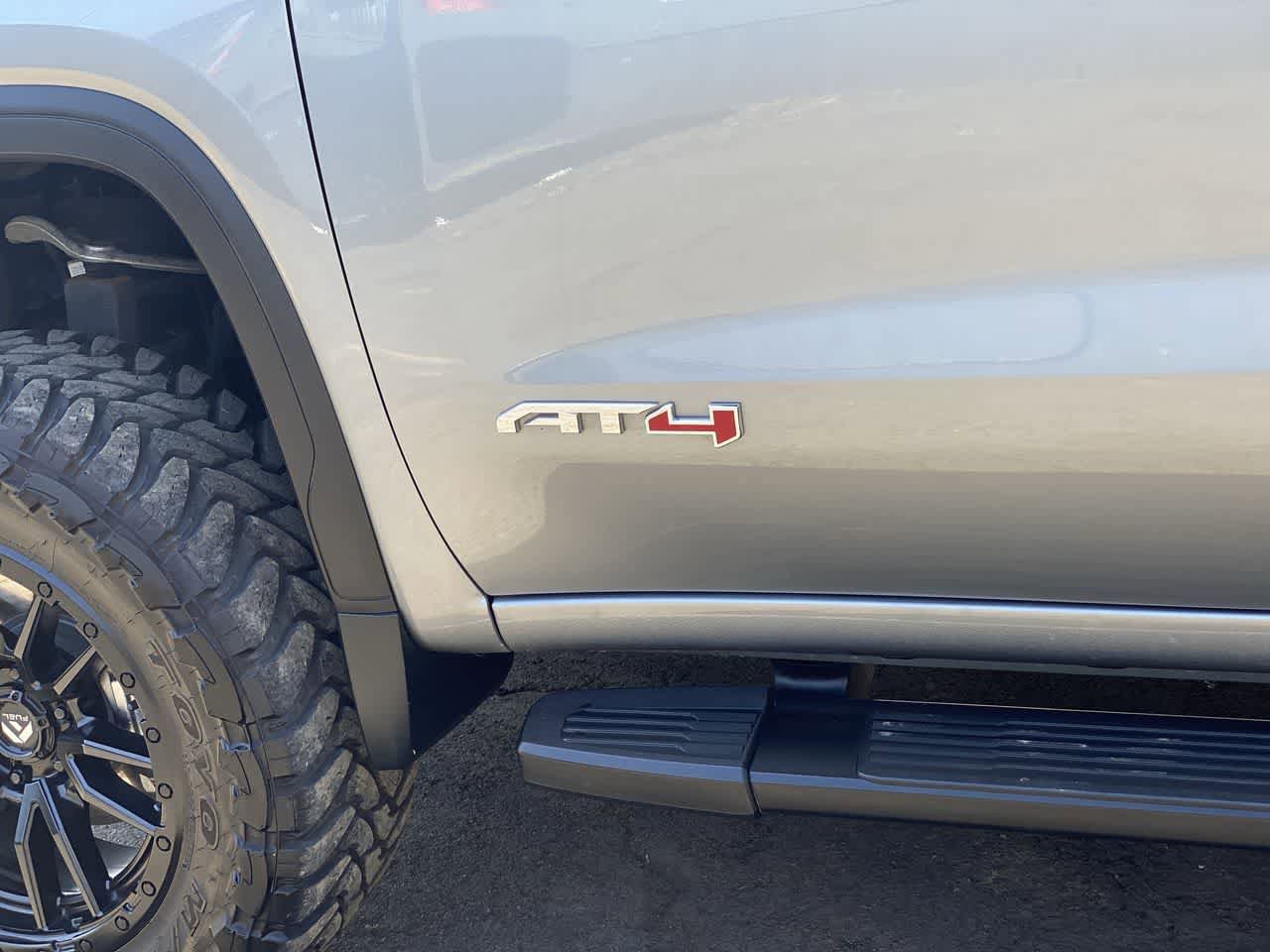 Used 2024 GMC Sierra 1500 AT4 w/ Technology Package AWD/4WD image 10