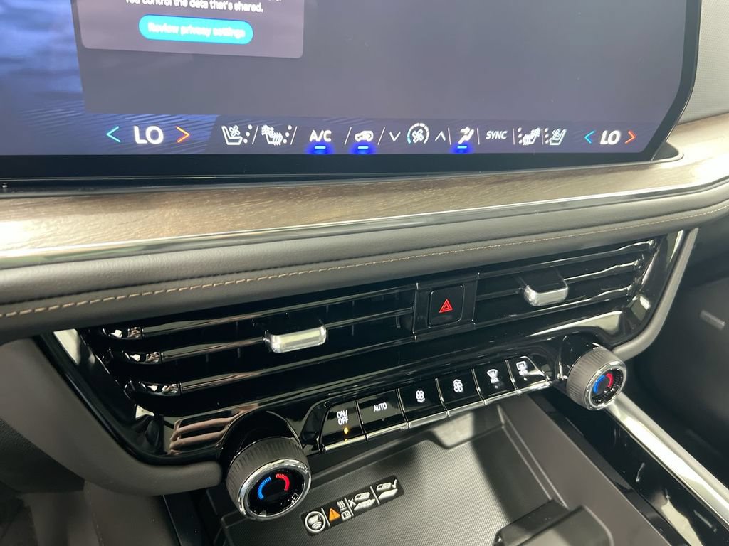 New 2026 Chevrolet Suburban High Country AWD/4WD image 16