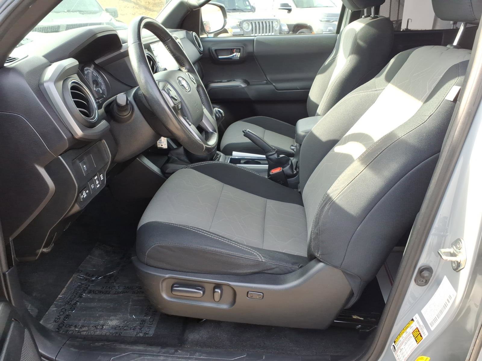 Used 2020 Toyota Tacoma TRD Off-Road image 13