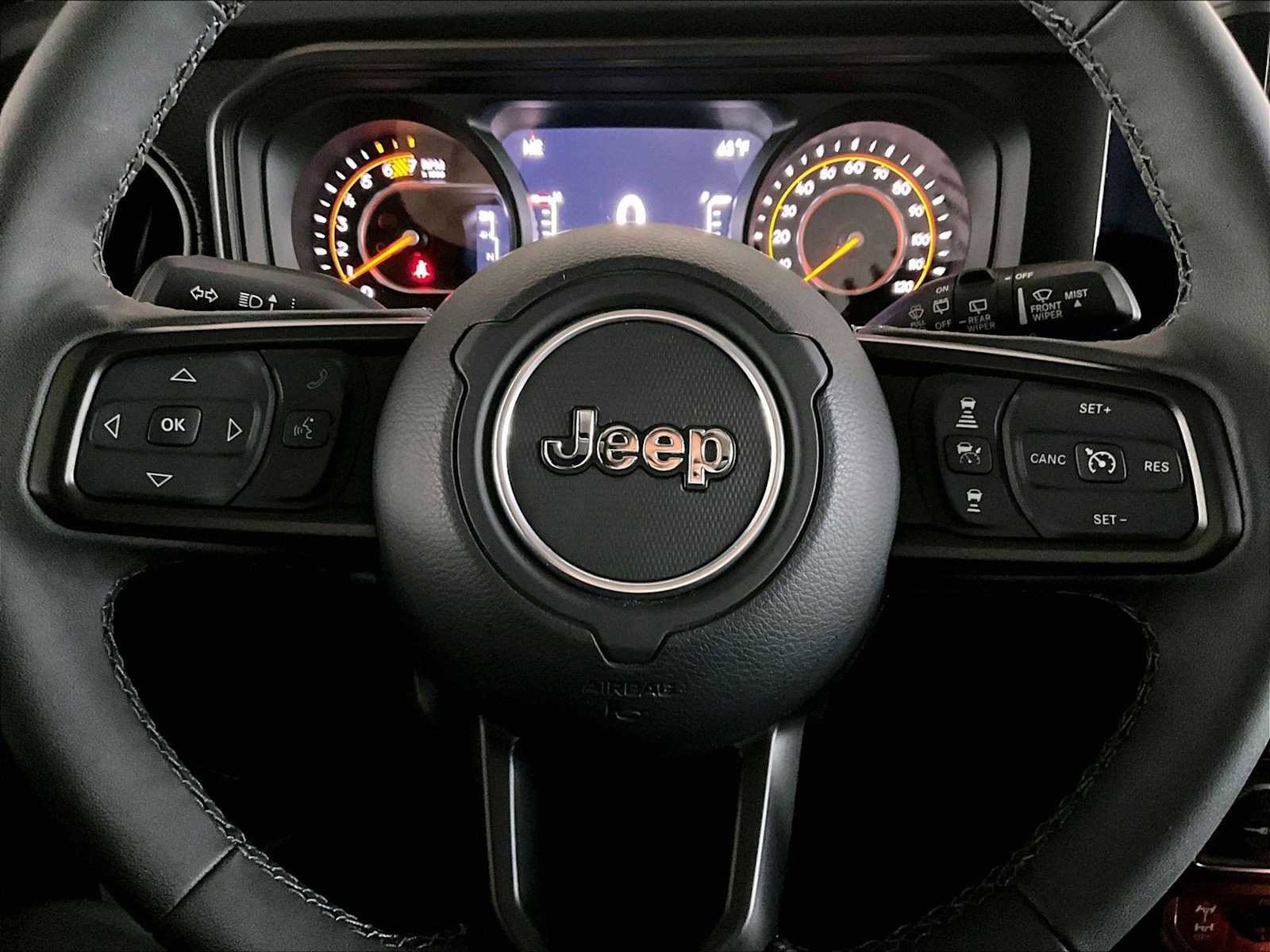 Used 2025 Jeep Wrangler Unlimited Rubicon w/ Convenience Group AWD/4WD image 18
