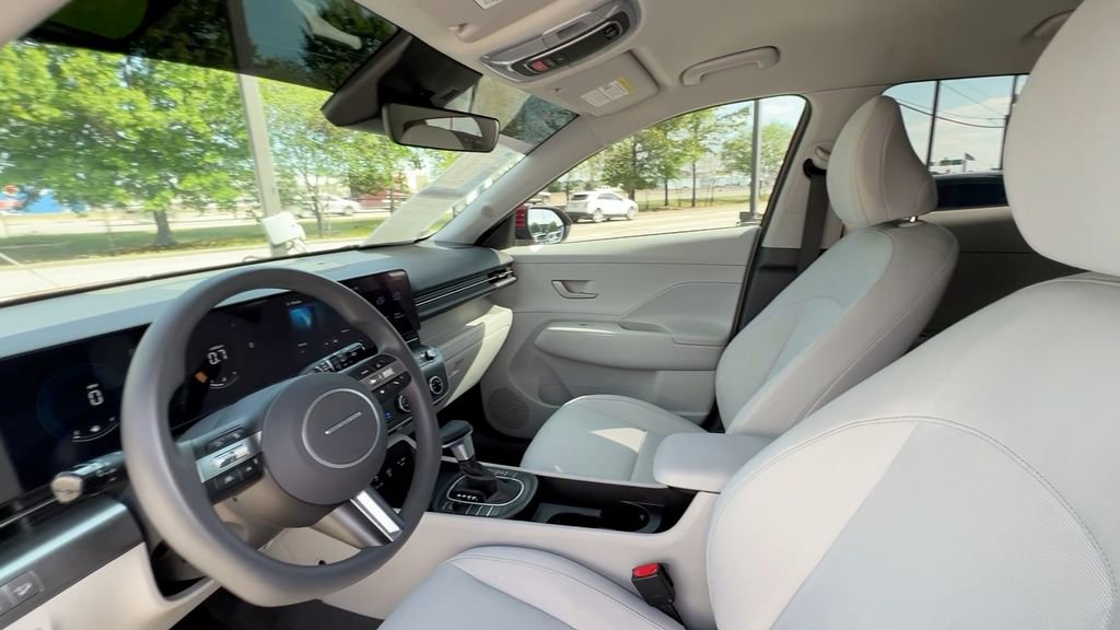 Certified 2025 Hyundai Kona SE image 32