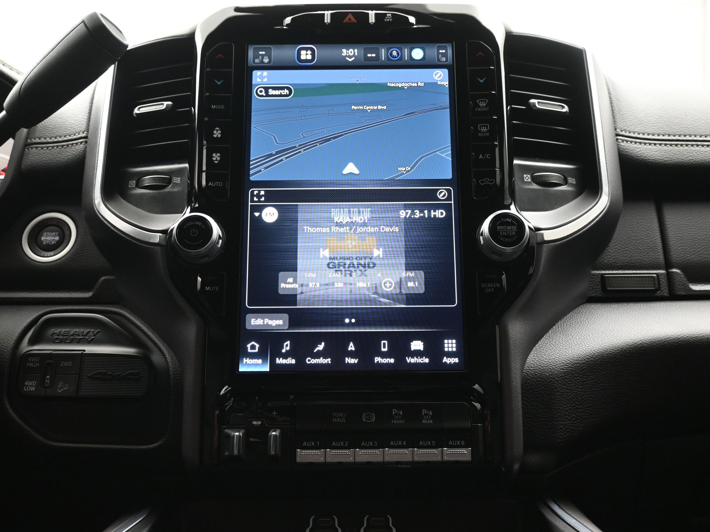 Used 2023 RAM 2500 Laramie w/ Night Edition image 17