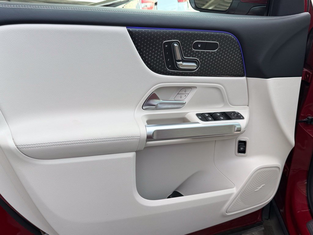 Used 2026 Mercedes-Benz GLB 250 image 18
