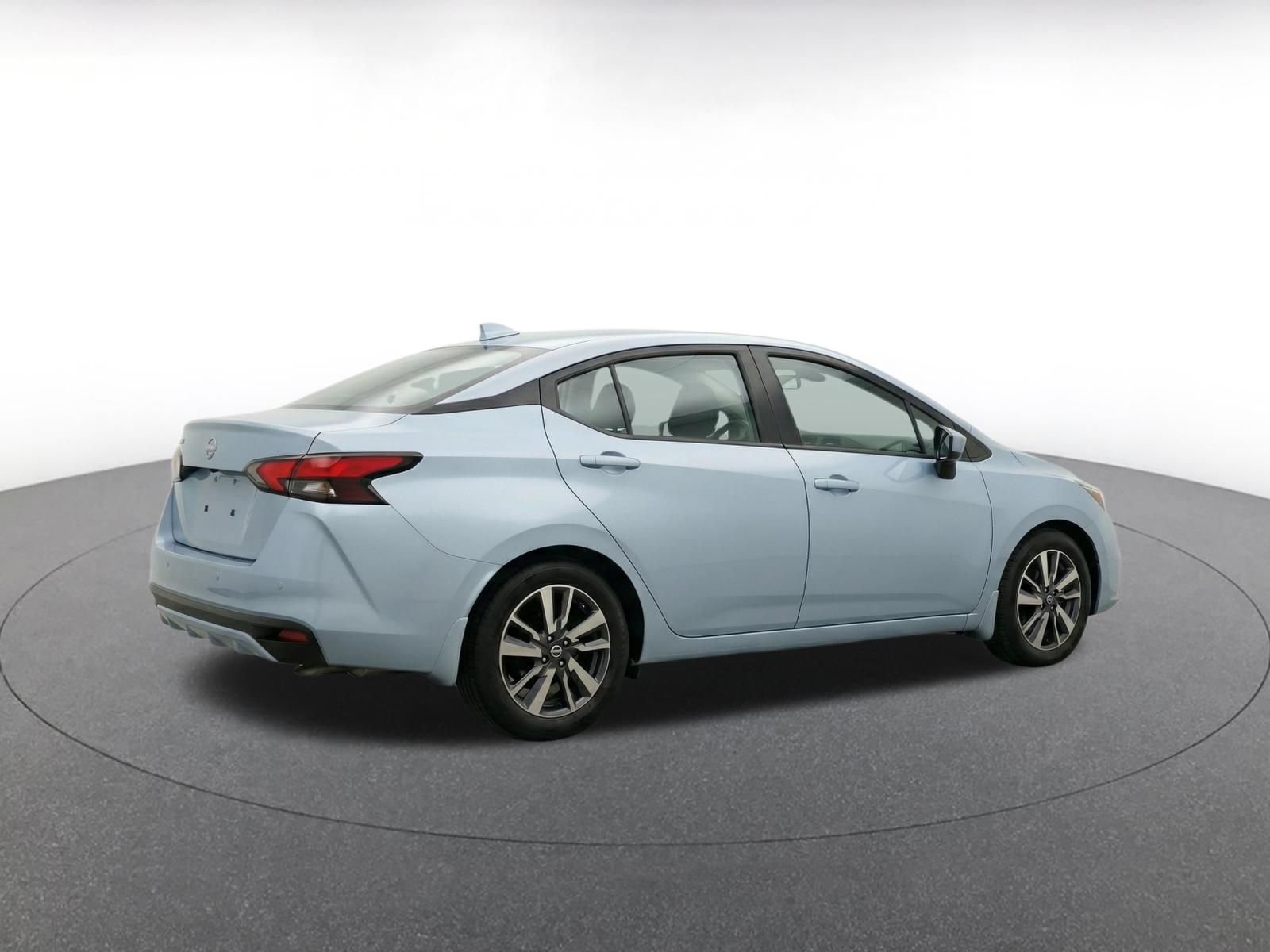 Used 2025 Nissan Versa SV FWD image 8
