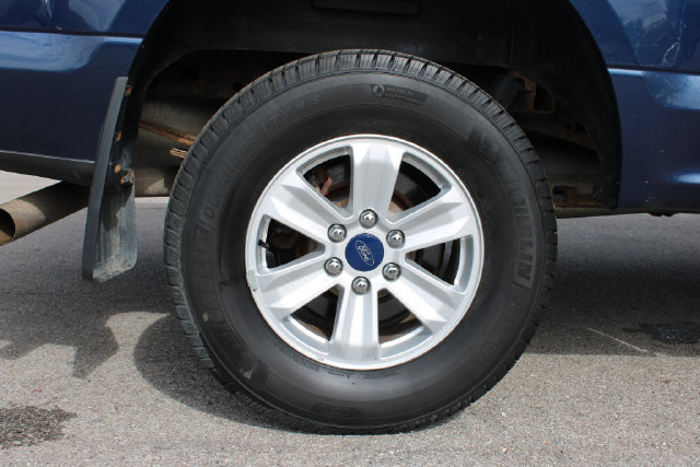 Used 2015 Ford F150 XLT w/ Equipment Group 301A Mid AWD/4WD image 32