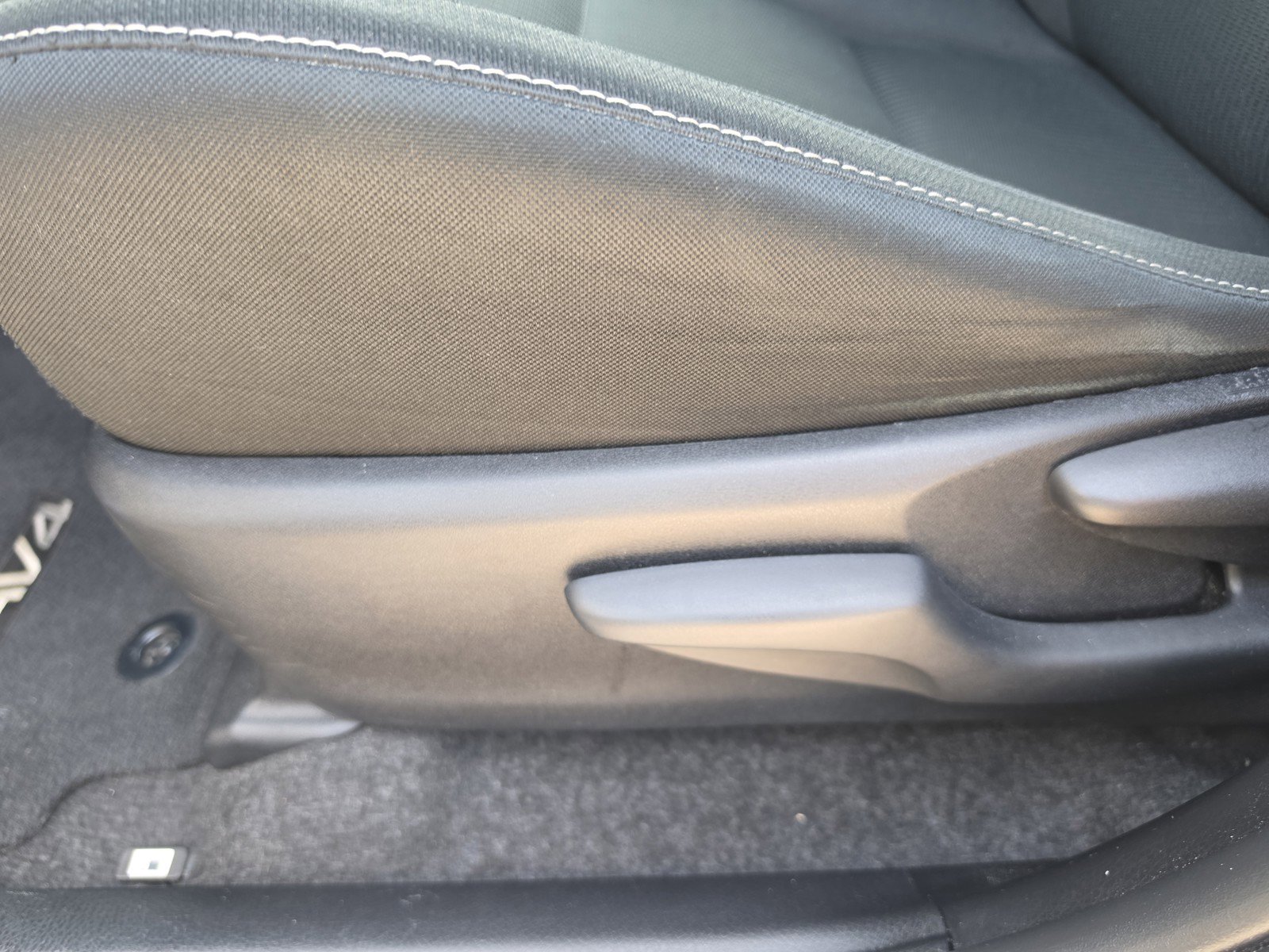 Used 2015 Toyota RAV4 XLE FWD image 10
