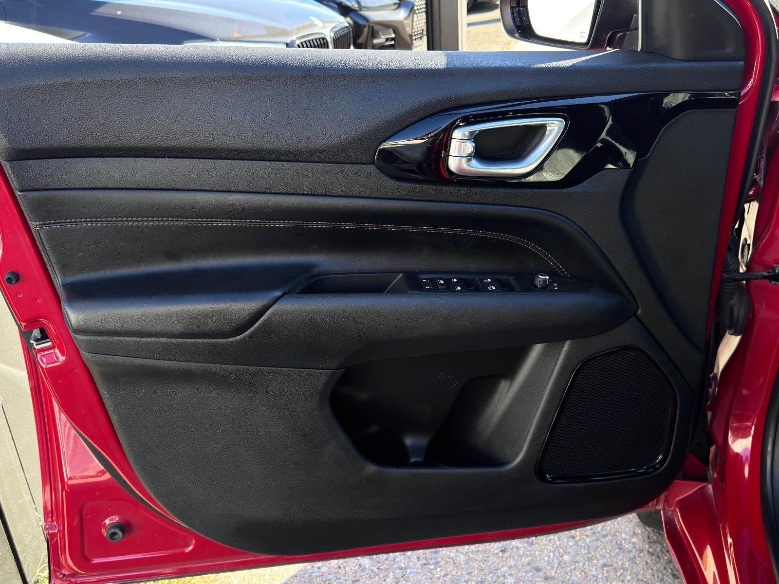 Used 2022 Jeep Compass Limited image 13