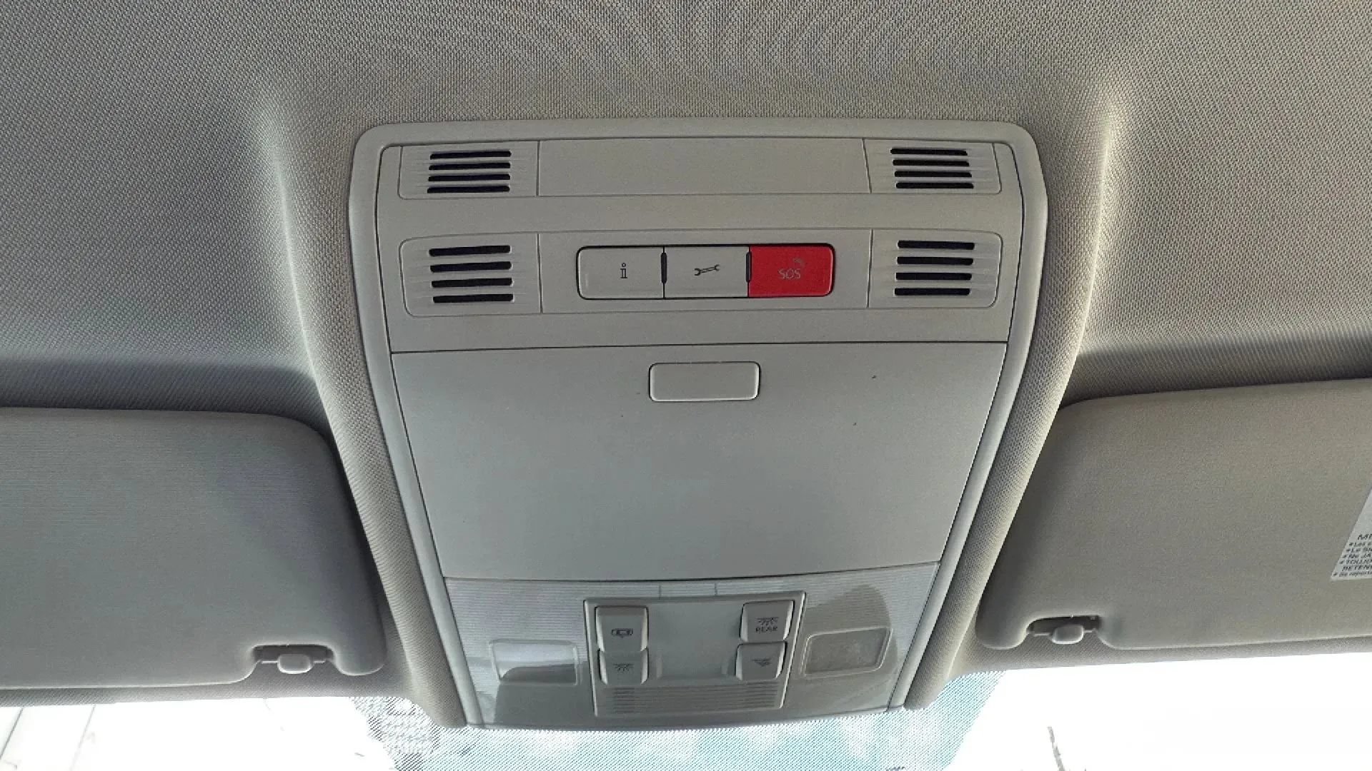 Used 2015 Volkswagen Golf S FWD image 21