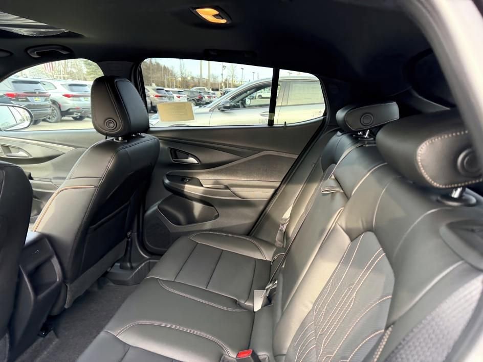 New 2026 Buick Envista Avenir image 7