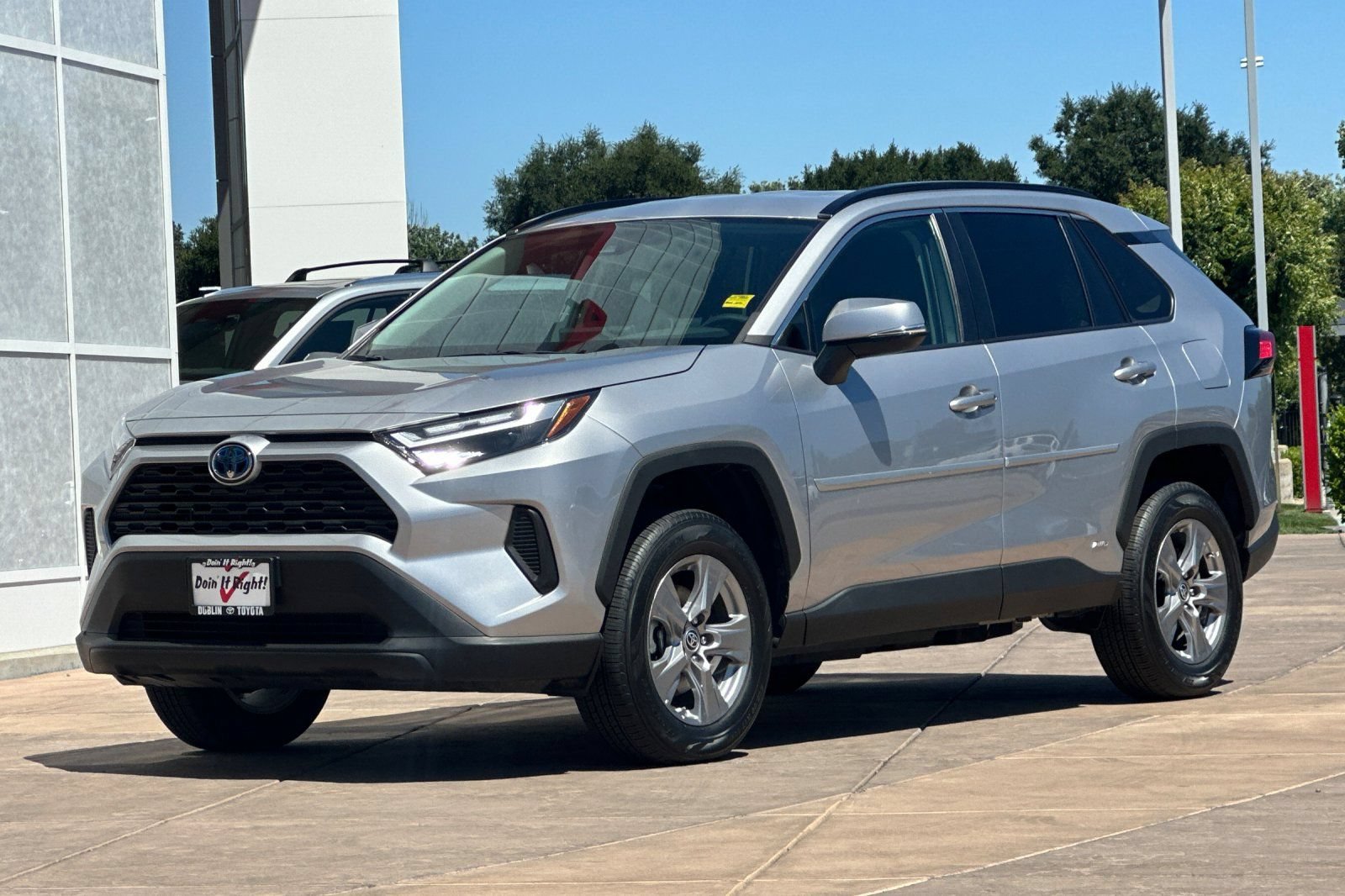 Used 2023 Toyota RAV4 LE AWD/4WD image 10