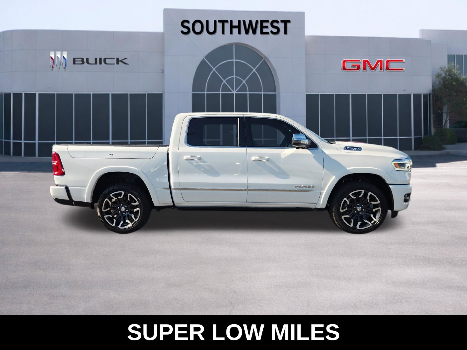 Used 2025 RAM 1500 Limited w/ Body Color Bumper Group AWD/4WD image 8