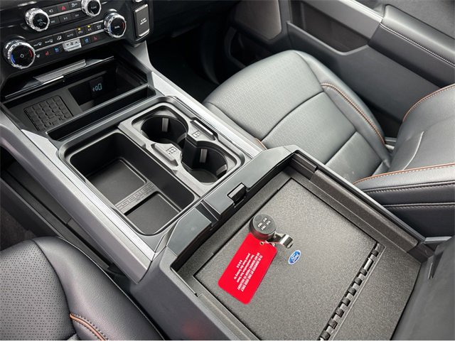 New 2025 Ford F250 Lariat w/ Lariat Ultimate Package image 28