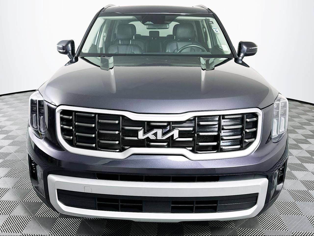 Used 2025 Kia Telluride S AWD/4WD image 2