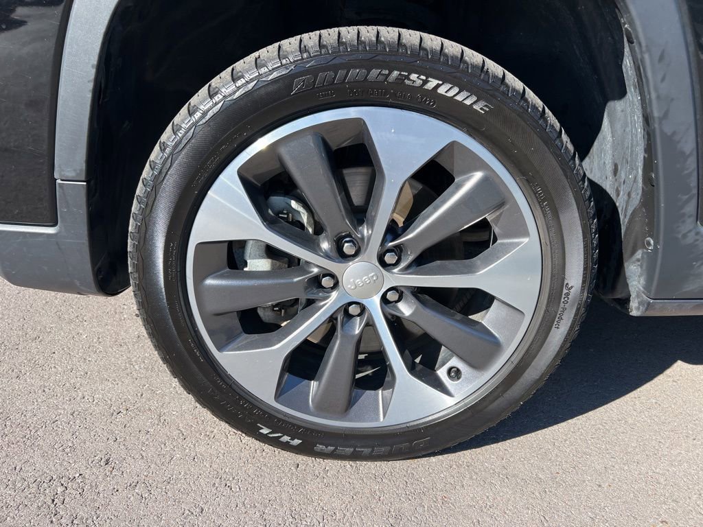 Used 2022 Jeep Cherokee Limited w/ Elite Package image 7