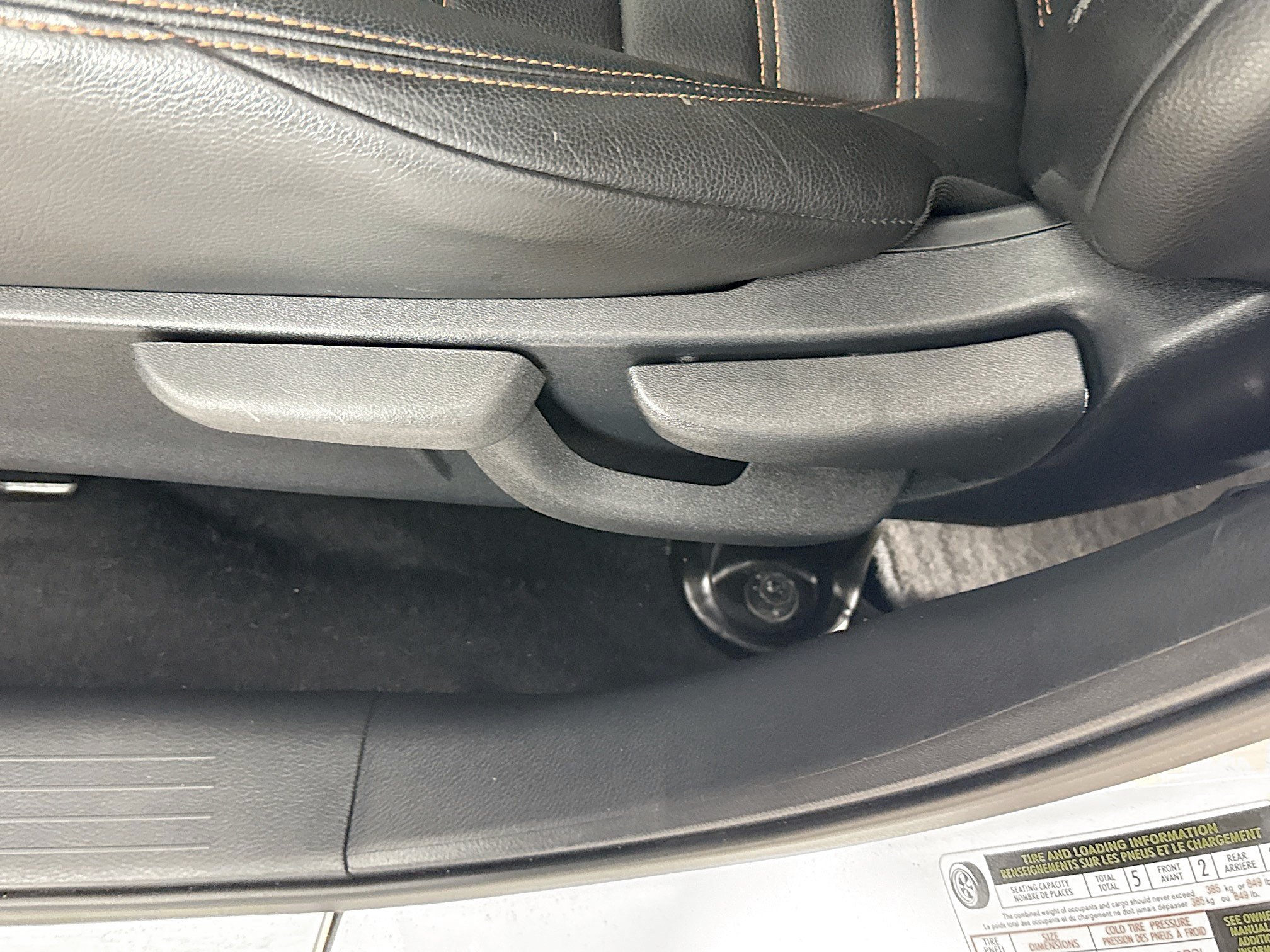 Used 2019 Nissan Kicks SR w/ SR Premium Package FWD image 22