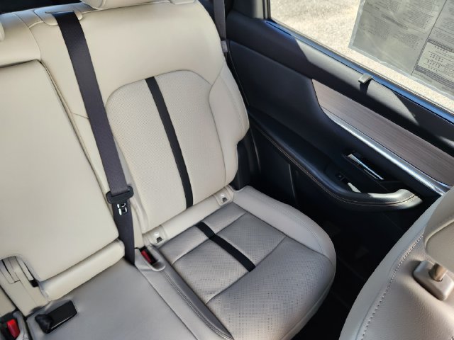 Certified 2026 MAZDA CX-90 Plug-In Hybrid w/ Preferred AWD/4WD image 17