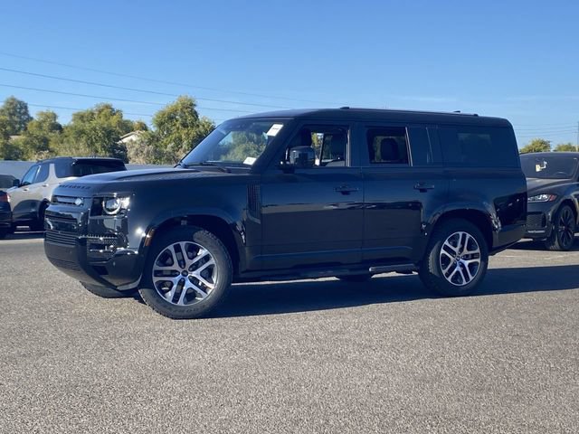 New 2025 Land Rover Defender 130 X-Dynamic SE AWD/4WD image 2
