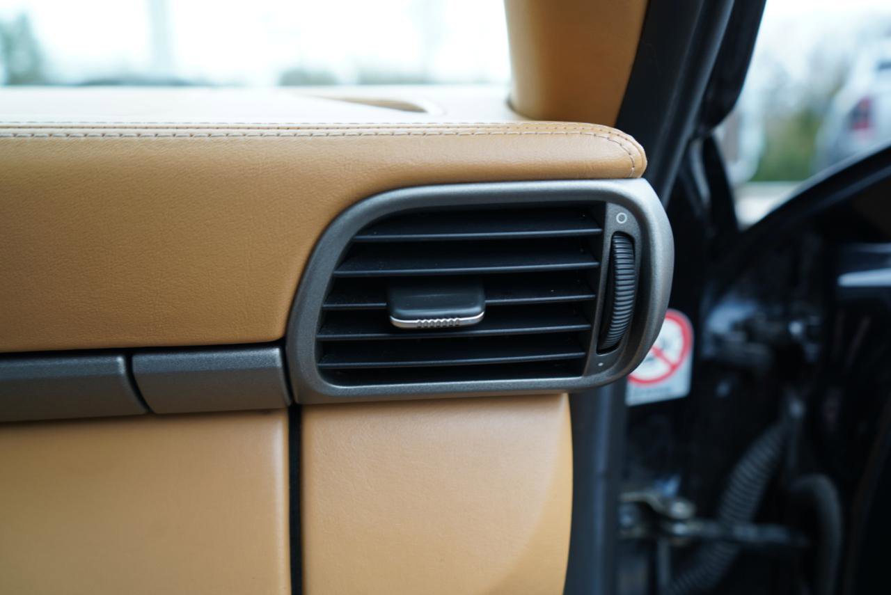 Used 2005 Porsche 911 Carrera image 73