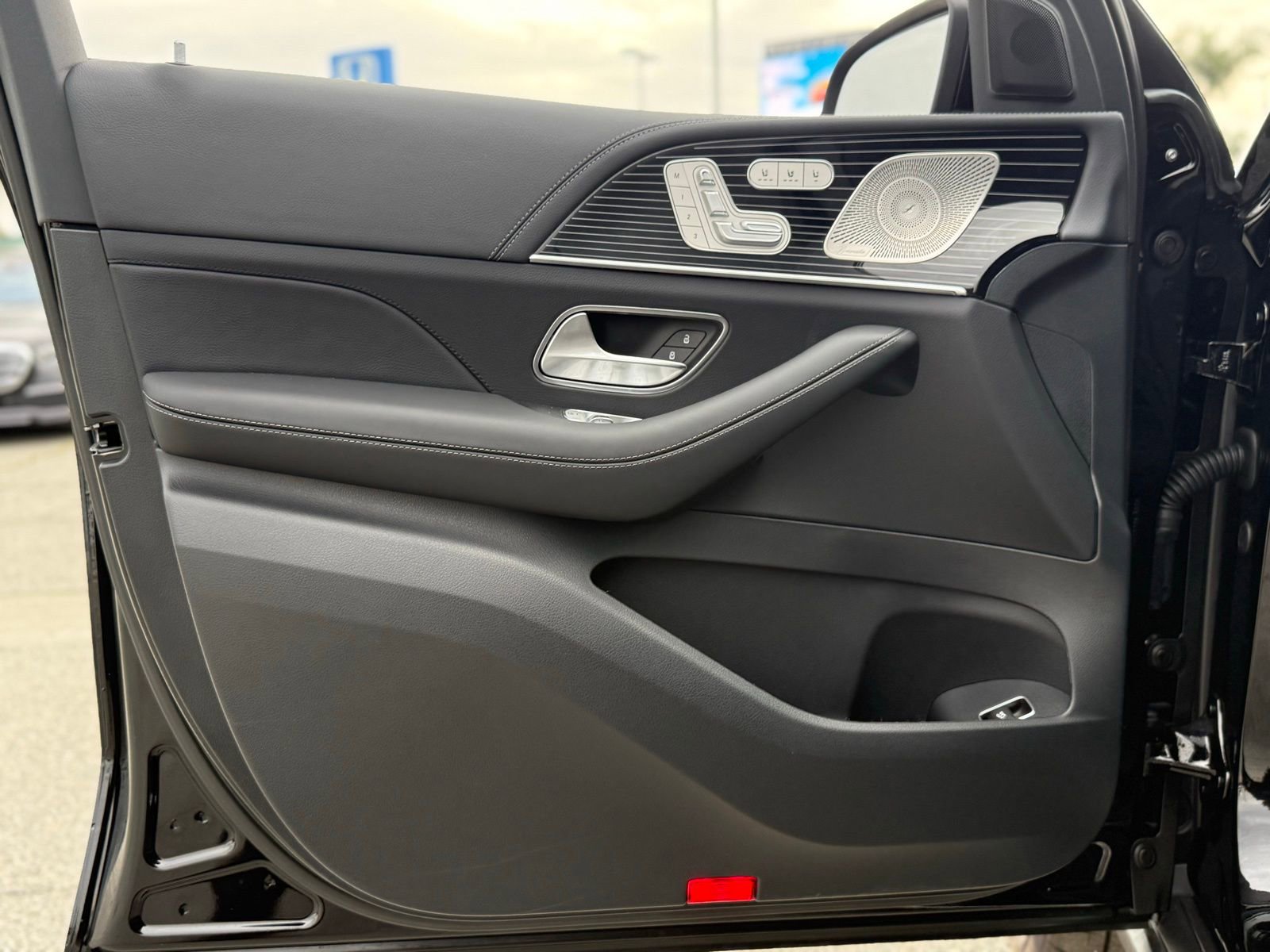 New 2026 Mercedes-Benz GLS 580 4MATIC image 17