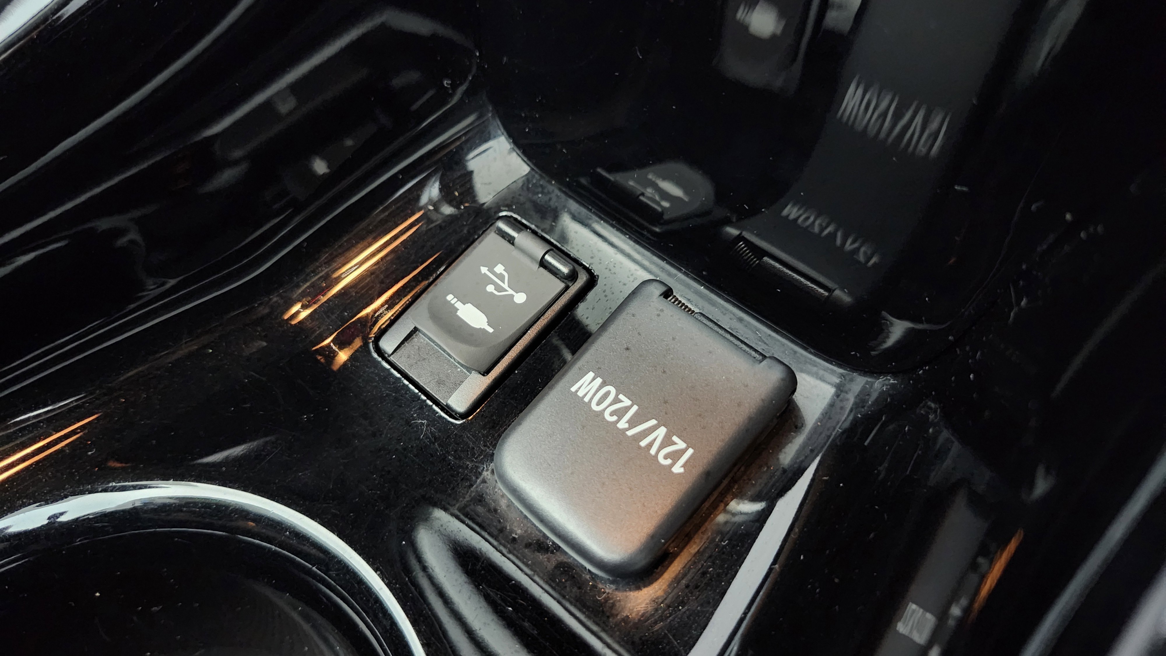 Used 2017 Toyota Prius Four image 12