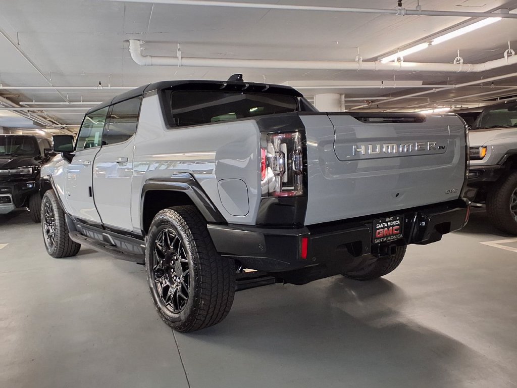 New 2026 GMC Hummer EV 4x4 Crew Cab w/ LPO, Storage Package image 9