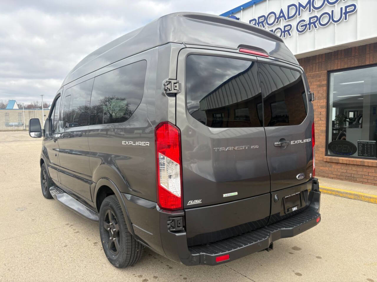 Used 2015 Ford Transit 150 130 Low Roof w/ Exterior Upgrade Package RWD image 3