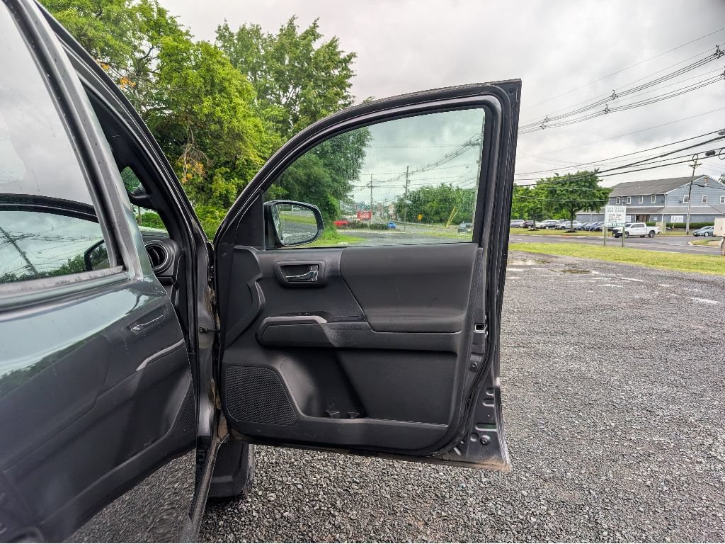 Used 2021 Toyota Tacoma TRD Sport AWD/4WD image 13