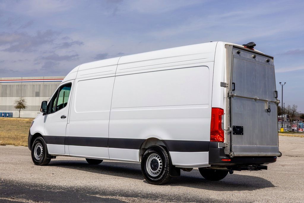 Used 2024 Mercedes-Benz Sprinter 2500 w/ Acoustic Package image 5