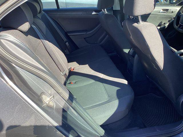 Used 2016 Volkswagen Jetta S image 5