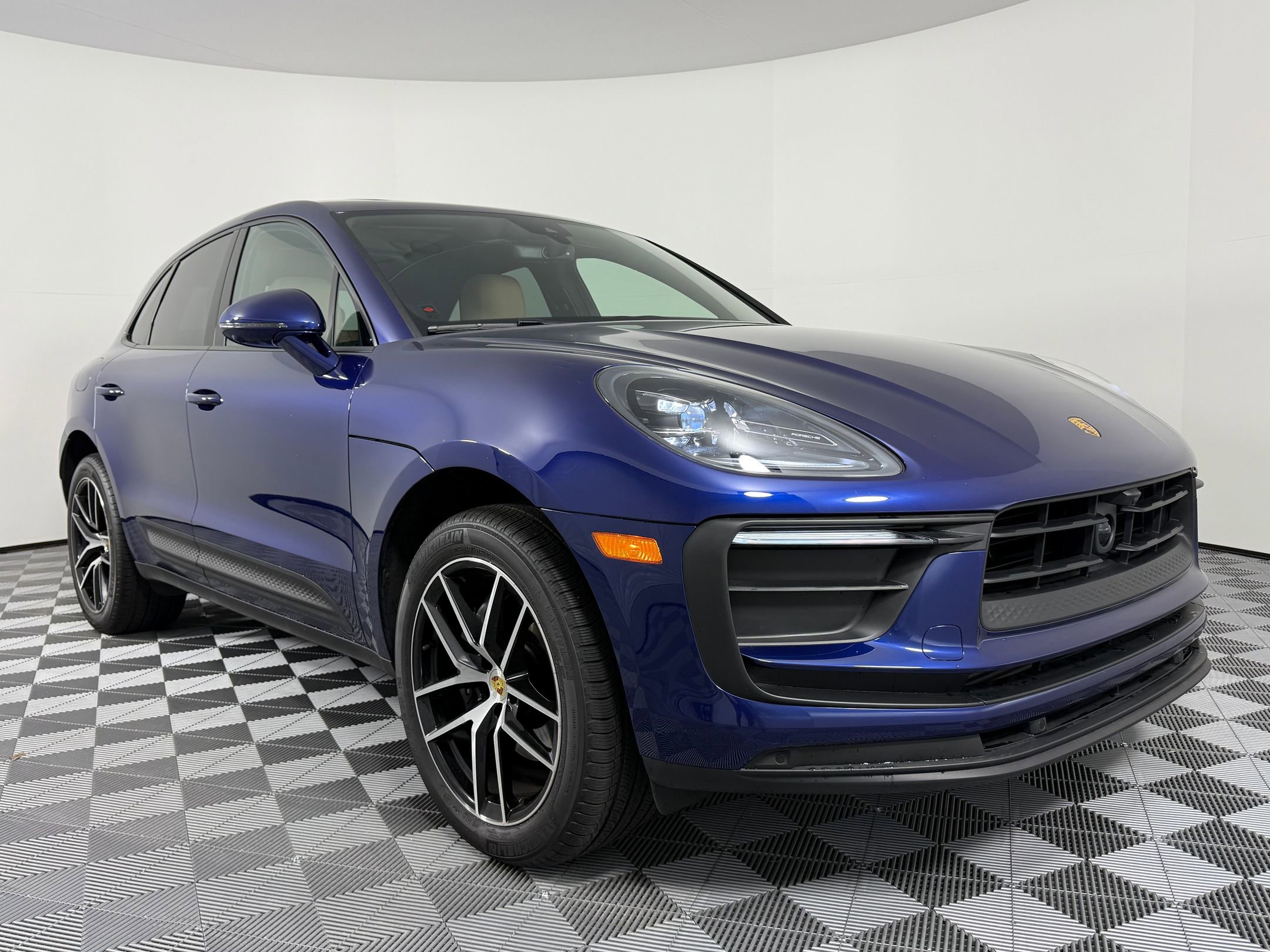 New 2025 Porsche Macan image 7
